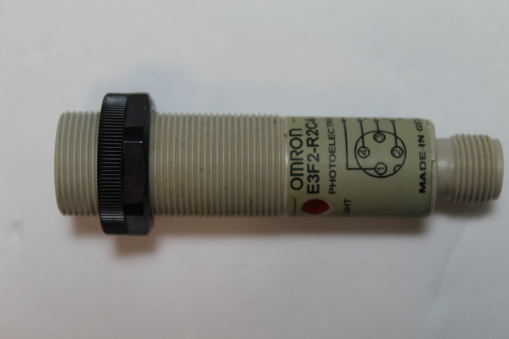 Omron E3F2-R2C4-P1 Photoelectric Switch