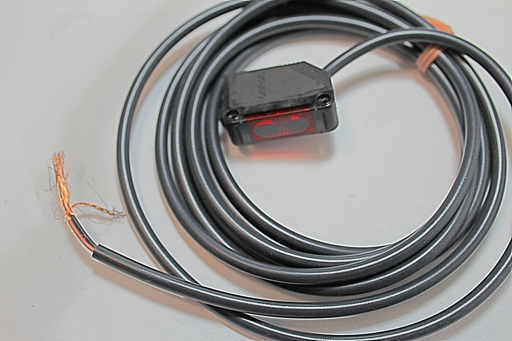 Omron E3Z-R81 Photoelectric Switch