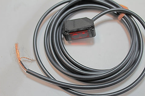 Omron E3Z-R81 Photoelectric Switch
