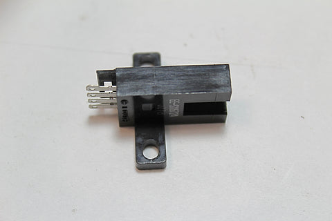 Omron EE-SX672A Slot photoelectric sensor