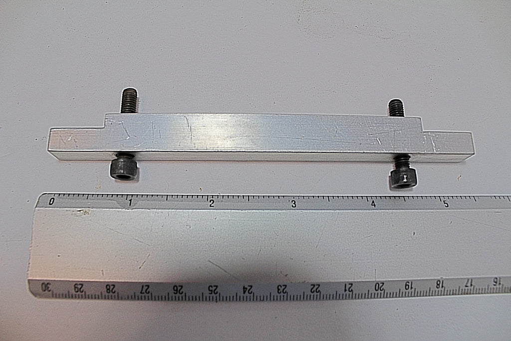 Universal 47084601 Clamp