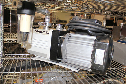 Leybolb Vacuum Trivac E2, D2.5E W/Hanning E7B4B3-7-351